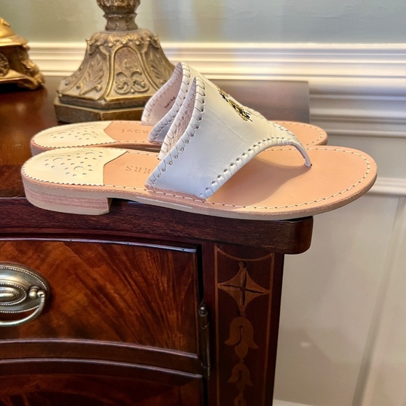 NWOB Jack Rogers Extremely Rare Bumblebee Thong Sandals White Size 7.5 M - Picture 4 of 5